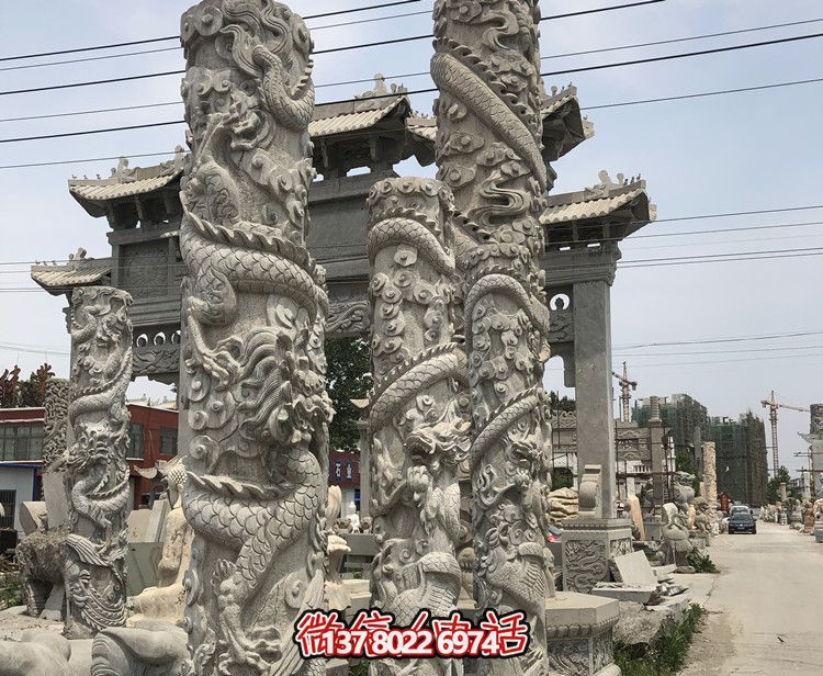 精美石雕龍柱擺件，為寺院景觀增添華麗風(fēng)采