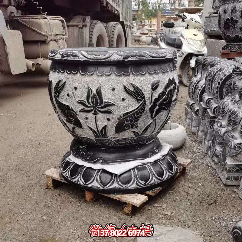 雅致雙魚石雕花盆，為您的庭院增添藝術氣息