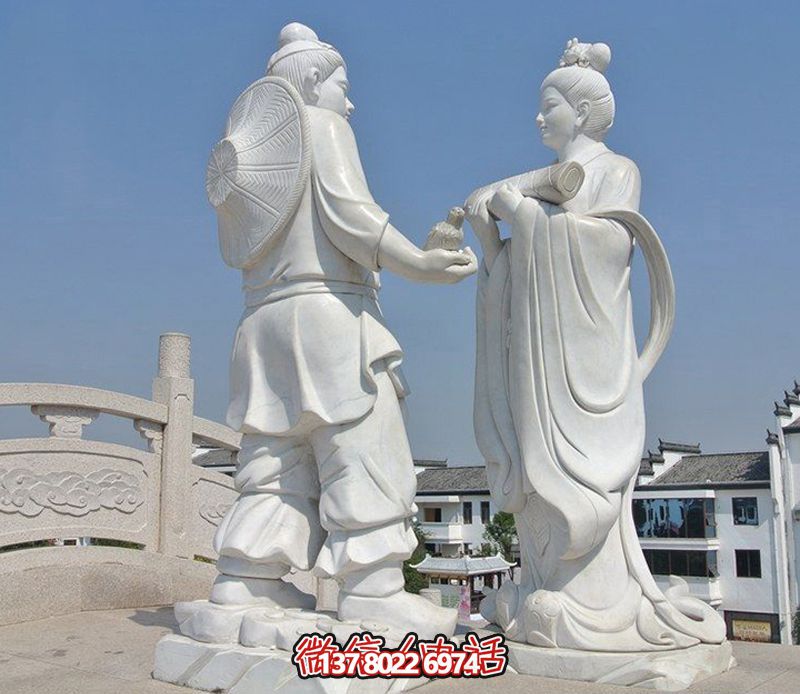 古代牛郎織女石雕，擺放于花園廣場，帶來漢白玉般的浪漫氣息