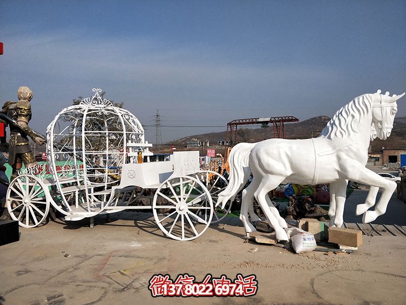 游樂(lè)場(chǎng)公園不銹鋼創(chuàng)意馬車(chē)雕塑
